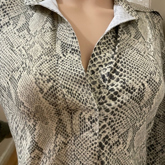 Norma kamali Womens Long-Sleeve Snake Print Button-Front Top - Neutral - Picture 7 of 13
